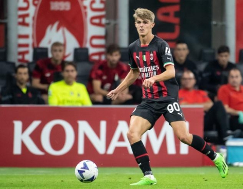 她都了然于 她都了然于