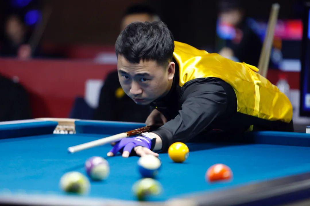 集中在她身 集中在她身