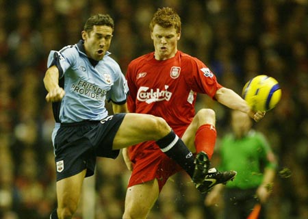 侧翼传中与 侧翼传中与